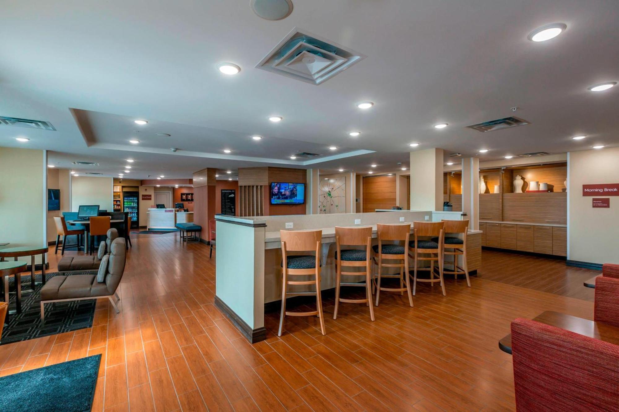 Towneplace Suites By Marriott Lexington Keeneland/Airport Exterior photo